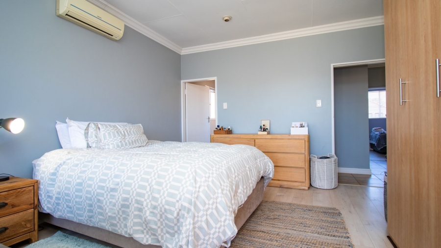 To Let 3 Bedroom Property for Rent in The Coves North West